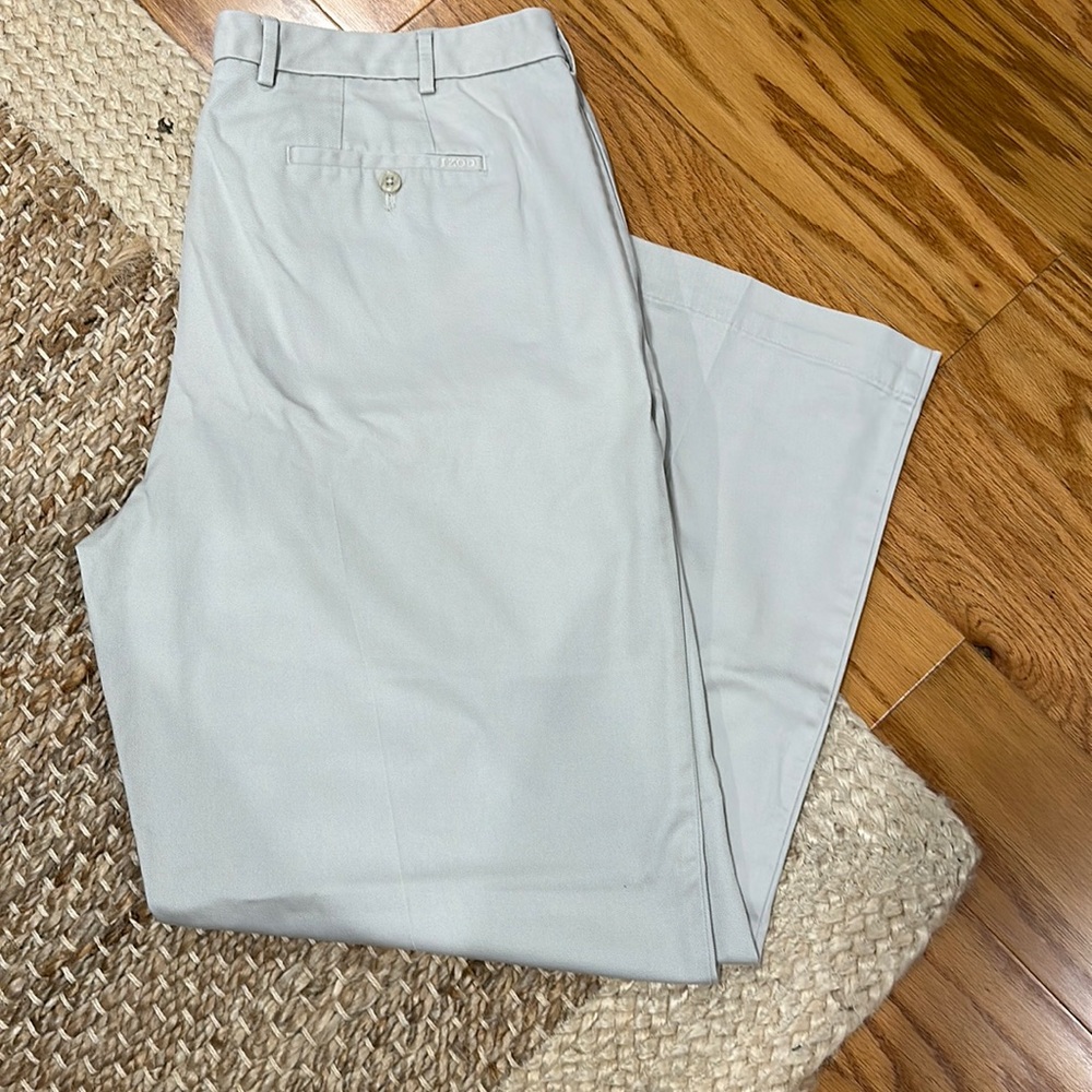 Men’s Izod Flat Front Khakis Sz 42/32
